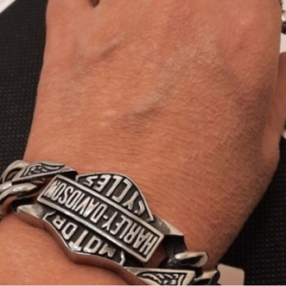 - Men's Heavy Stainless Biker Bar & Shield Curb Chain Bracelet - Picture 9 of 13